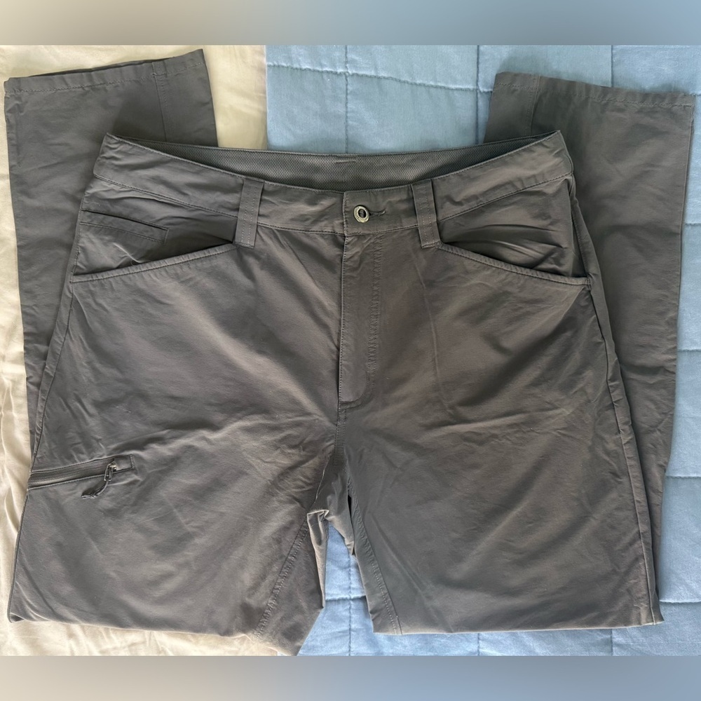 Patagonia Men’s 36x30.5 Slim Travel Pants Charcoal Gray Zip Pocket 🏔️